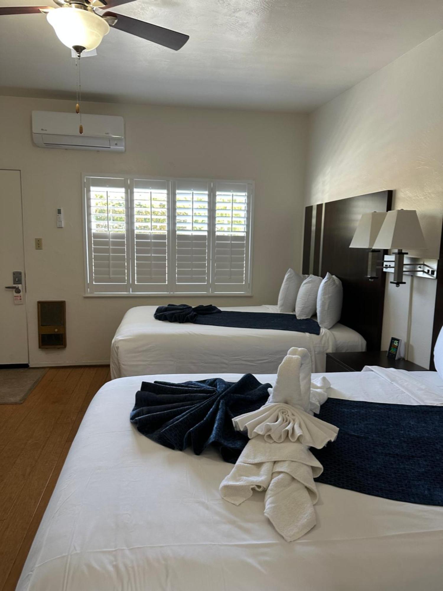 Cambria Palms Motel Екстер'єр фото
