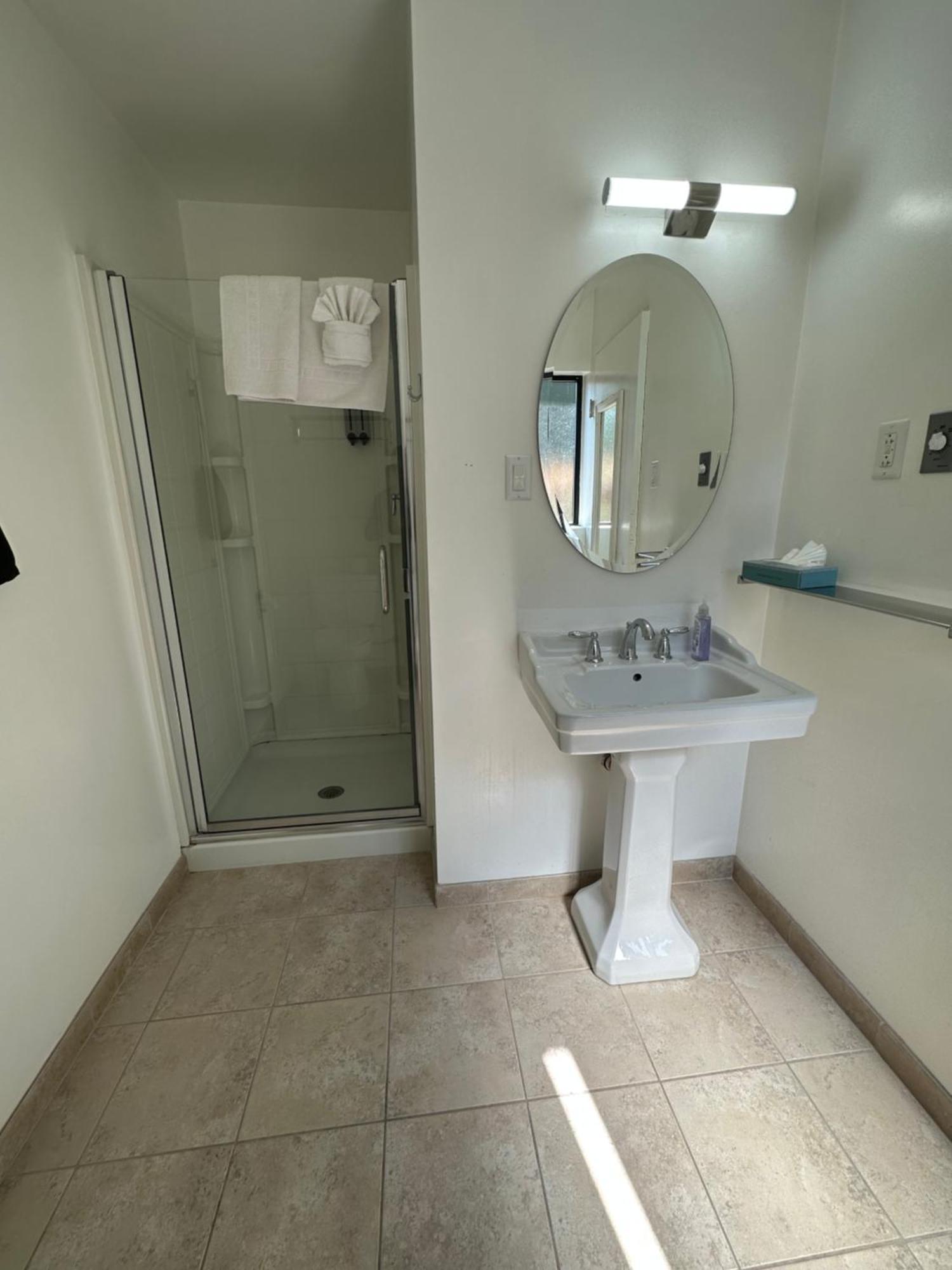 Cambria Palms Motel Екстер'єр фото