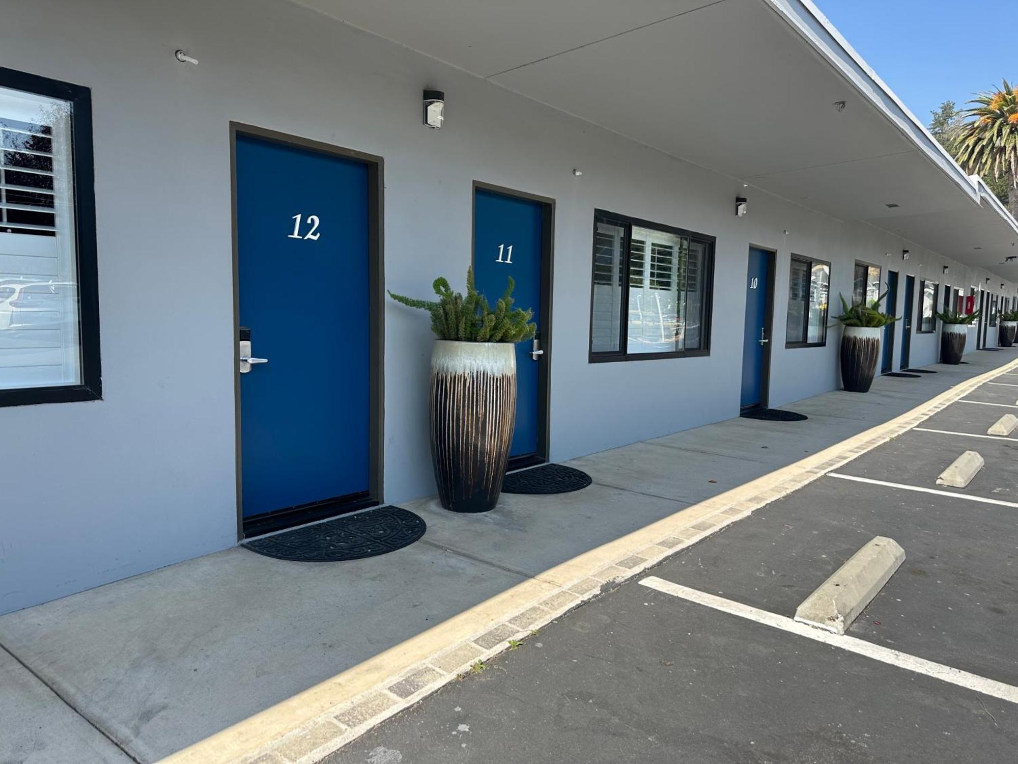 Cambria Palms Motel Екстер'єр фото