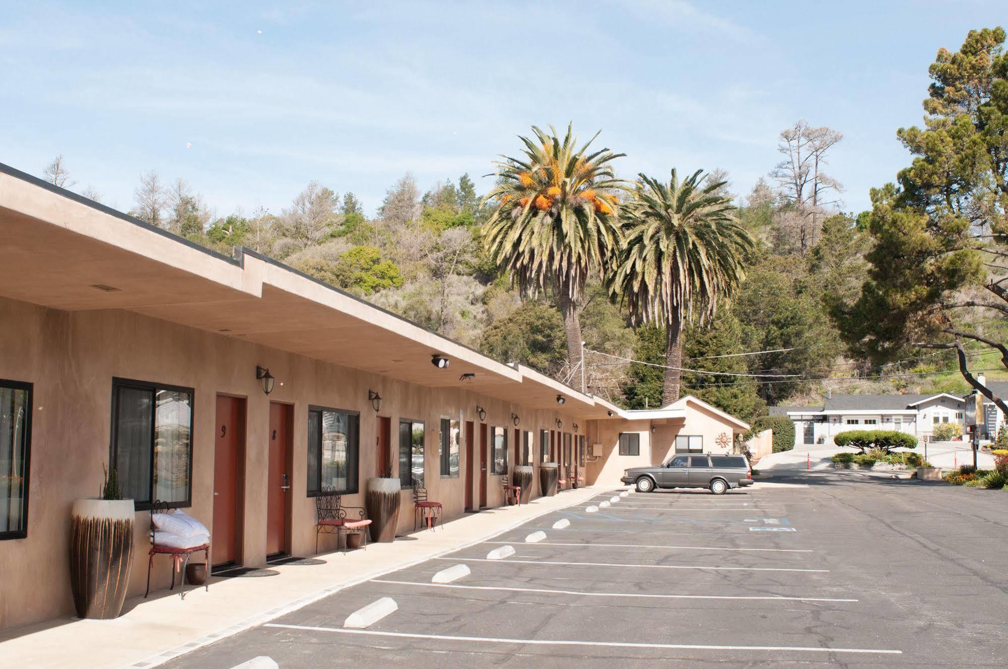 Cambria Palms Motel Екстер'єр фото